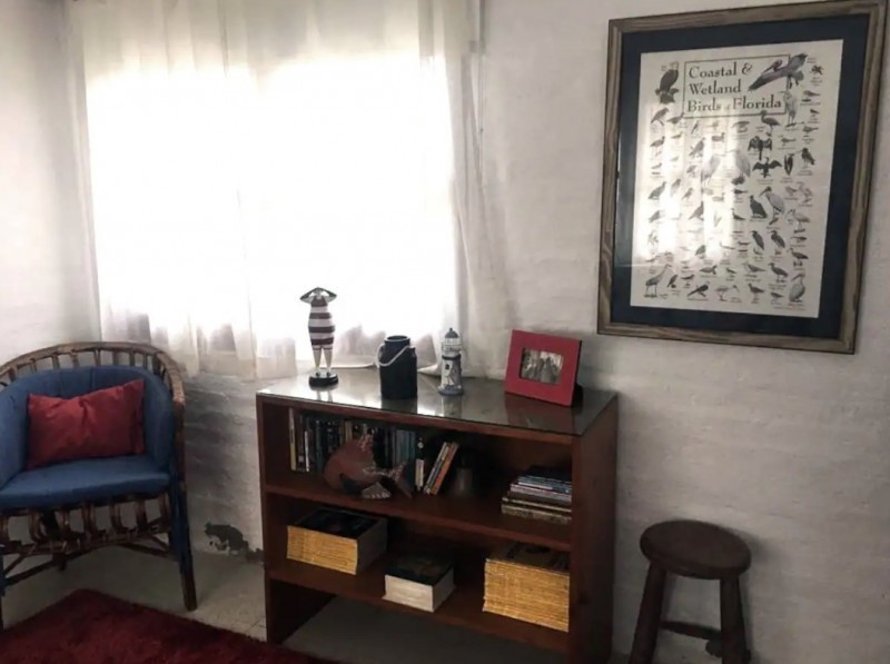 Cálido chalet en alquiler cerca del mar sobre Montoya, La Barra.