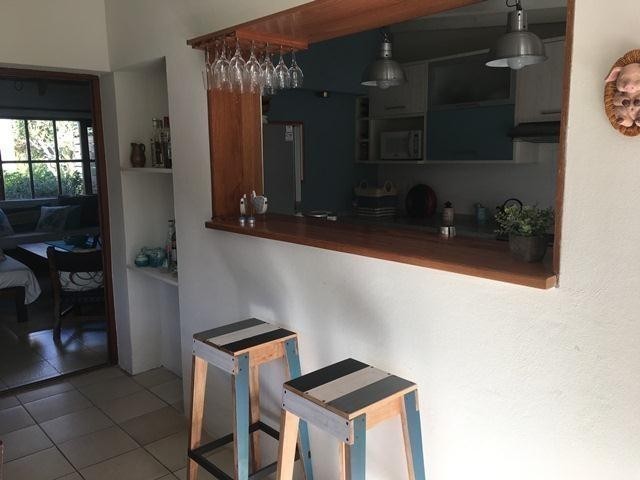 Cálido chalet en alquiler cerca del mar sobre Montoya, La Barra.