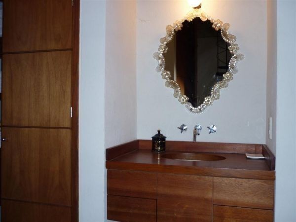 Moderna casa en alquiler y venta en Montoya, La Barra a 2 cuadras del mar.