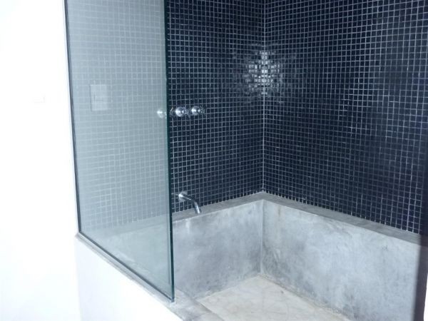 Moderna casa en alquiler y venta en Montoya, La Barra a 2 cuadras del mar.