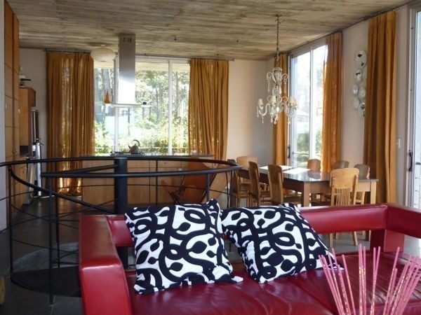 Moderna casa en alquiler y venta en Montoya, La Barra a 2 cuadras del mar.