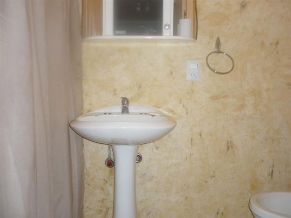 Casa en alquiler y venta sobre el bosque de Montoya, La Barra con vista al mar.