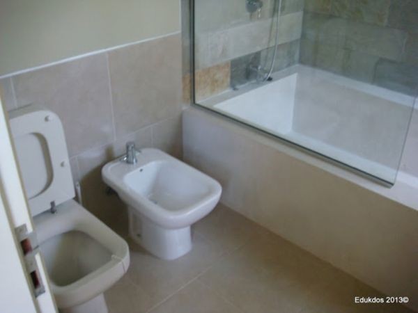 Importante casa en alquiler a poquitas cuadras del mar sobre Montoya, La Barra..