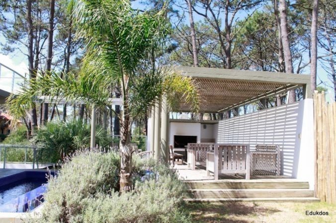 Importante casa en alquiler a poquitas cuadras del mar sobre Montoya, La Barra..