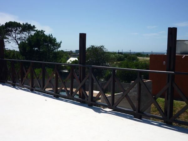 Casa en venta y alquiler en Balneario Buenos Aires.