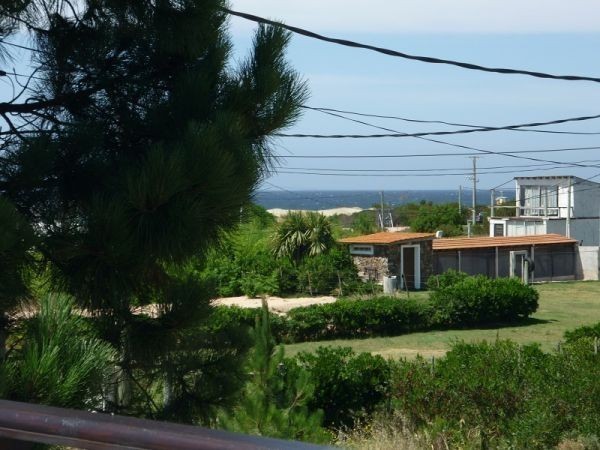 Casa en venta y alquiler en Balneario Buenos Aires.