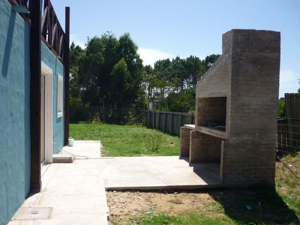 Casa en venta y alquiler en Balneario Buenos Aires.