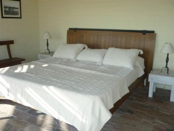 En alquiler y venta amplia y luminosa chacra en El Quijote.