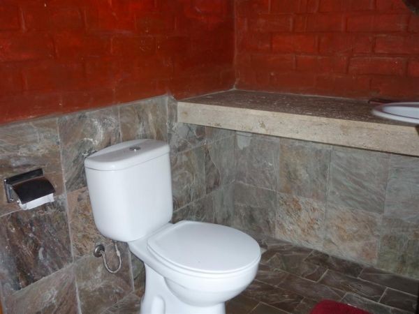 En alquiler y venta amplia y luminosa chacra en El Quijote.