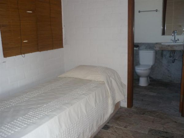 En alquiler y venta amplia y luminosa chacra en El Quijote.