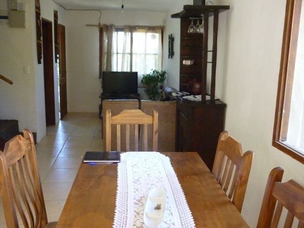 Casa nueva, cómoda ideal para familia pequeña.