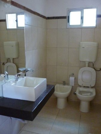 Casa nueva, cómoda ideal para familia pequeña.