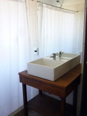 Casa nueva, cómoda ideal para familia pequeña.