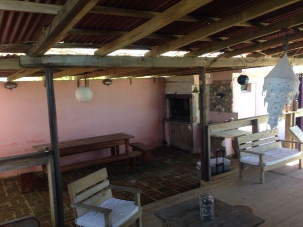 Casa con piscina a pasos de la playa.