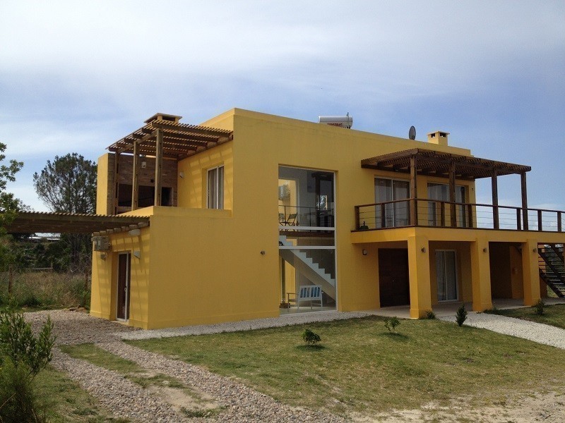 Casa en venta en Altos de Punta Piedras.