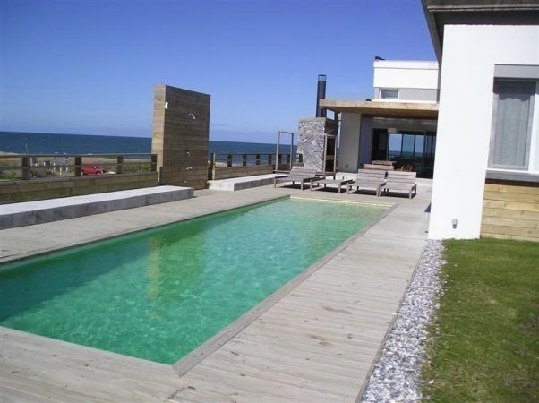 Espectacular casa en alquiler frente al océano sobre La Barra