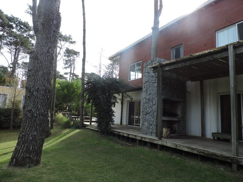 Importante casa en alquiler con vista al mar en Montoya, La Barra