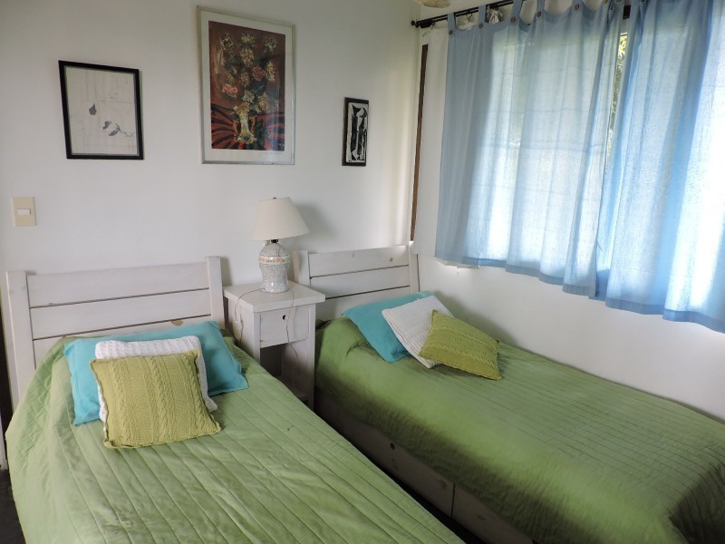 Casa en alquiler en el bosque de Montoya, La Barra a dos cuadras del mar