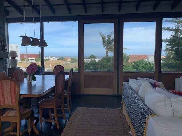 Casa en alquiler en el bosque de Montoya, La Barra a dos cuadras del mar