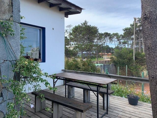 Casa en alquiler en el bosque de Montoya, La Barra a dos cuadras del mar