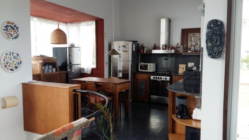 Casa en alquiler en el bosque de Montoya, La Barra a dos cuadras del mar