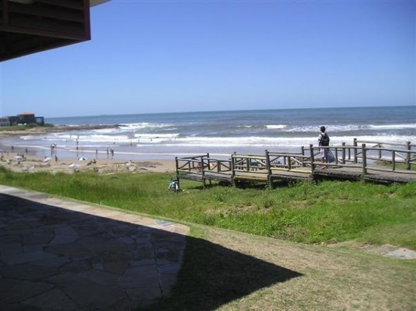 Casa en alquiler en La Posta del Cangrejo, La Barra sobre el mar