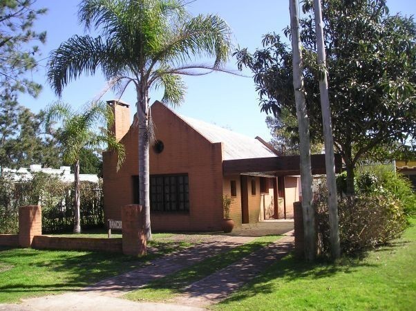 Casa calida en alquiler a pasos del arroyo para disfrutar del verano en La Barra