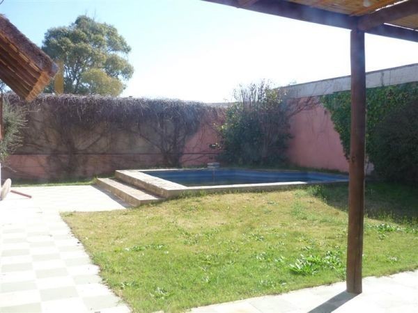 Casa en alquiler con pileta en La Barra cerquita de todo