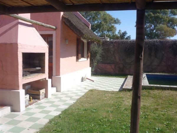 Casa en alquiler con pileta en La Barra cerquita de todo