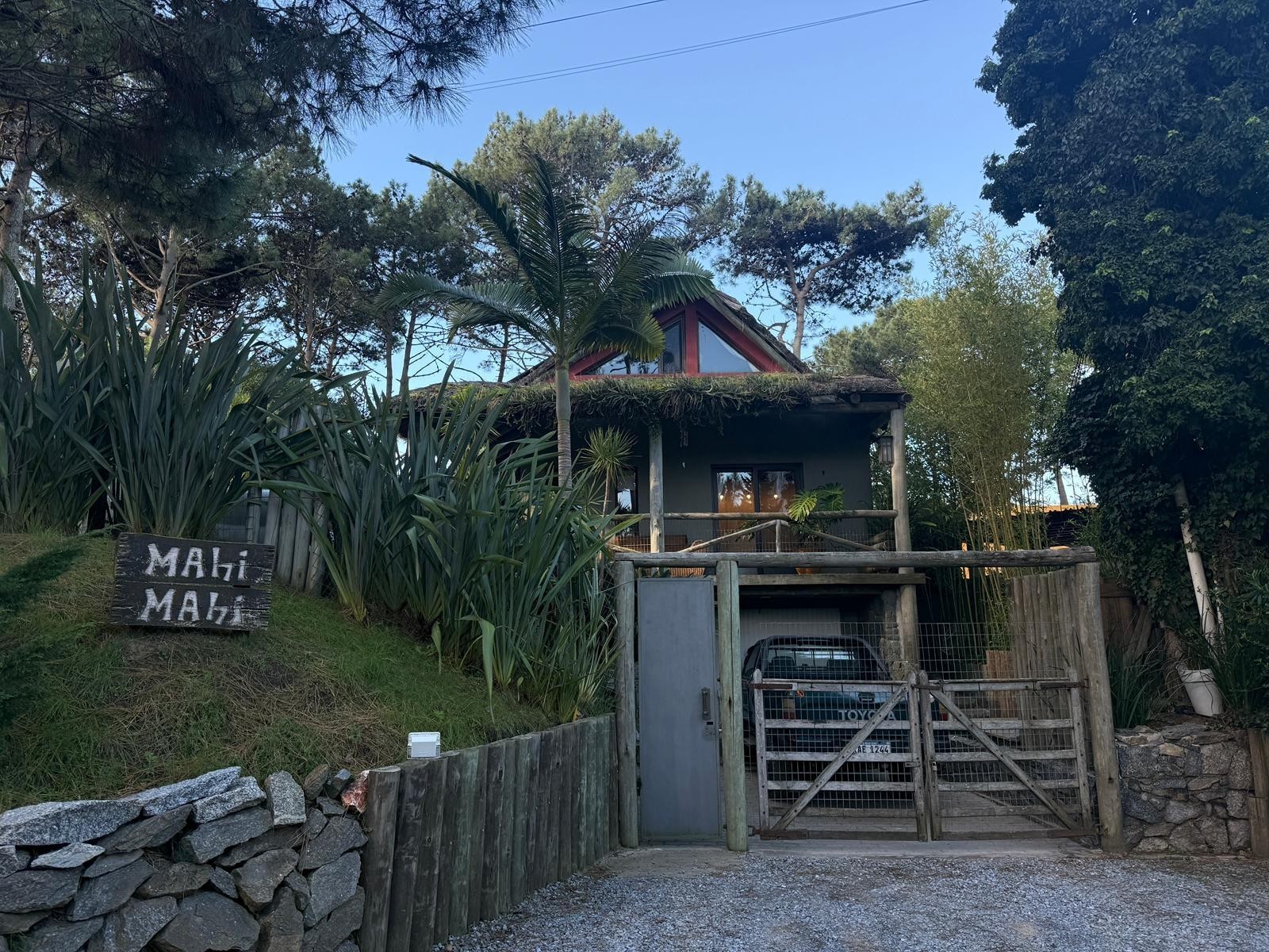 Hermosa cabaña en alquiler y venta estilo hawaiano en Montoya, La Barra