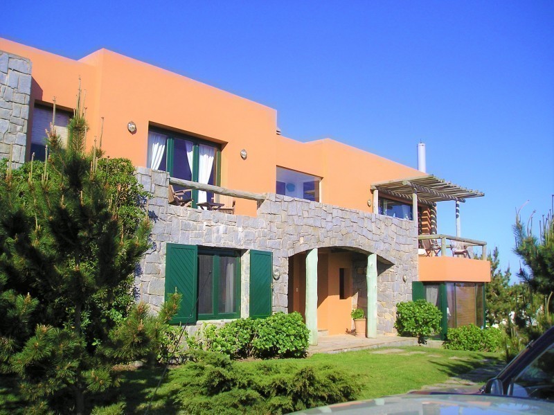 Increible casa en venta y alquiler en El Chorro a pasos del mar