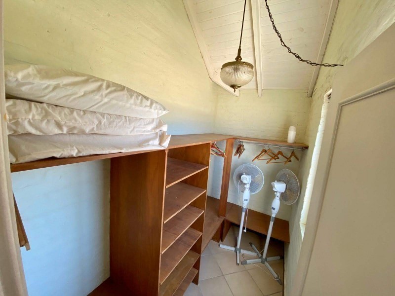 Casa en alquiler a una cuadra del mar en Montoya, La Barra con pileta.