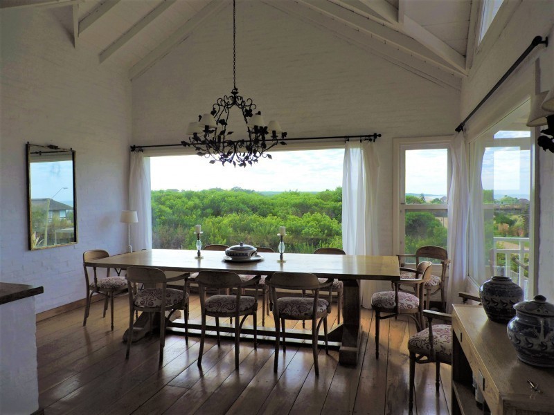 Casa en alquiler y venta sobre Punta Piedras a metros del mar