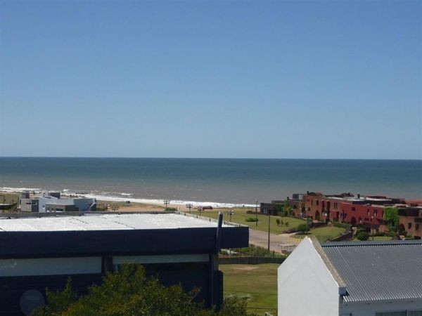 Casa en alquiler y venta, encantadora y decorada con muy buen gusto en La Barra.