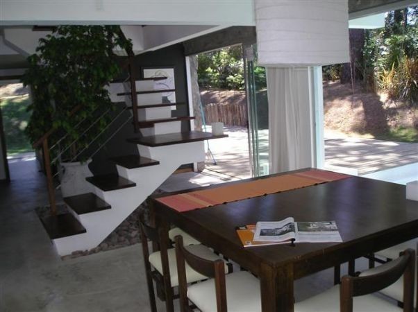 Moderna casa en alquiler sobre Montoya, La Barra