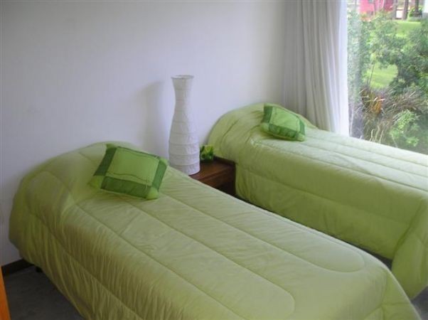 Moderna casa en alquiler sobre Montoya, La Barra