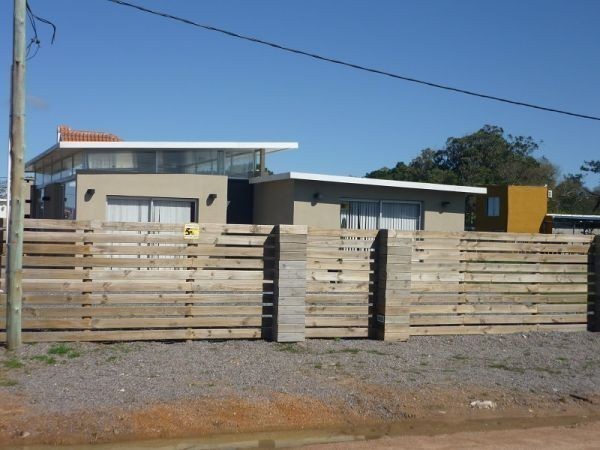 Casa en alquiler en Balneario Buenos Aires.