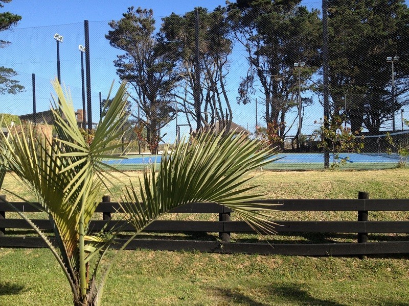 Terreno en venta en barrio privado San Vicente.