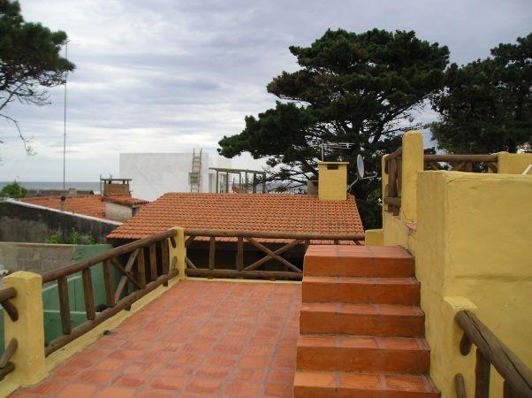 Hermoso chalet en alquiler y venta con todas las comodidades, en Manantiales.