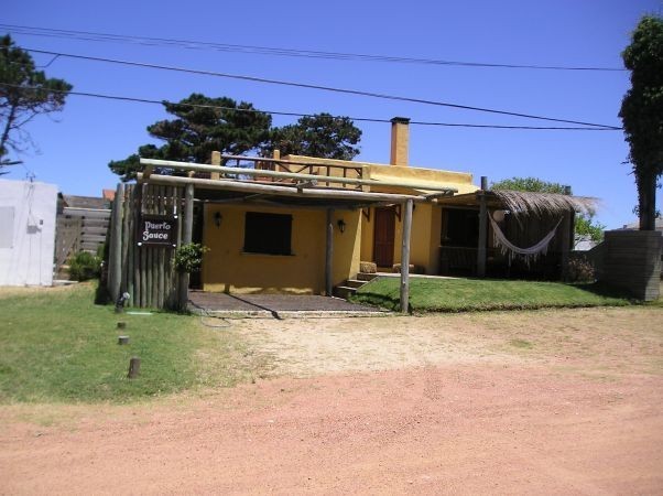 Hermoso chalet en alquiler y venta con todas las comodidades, en Manantiales.