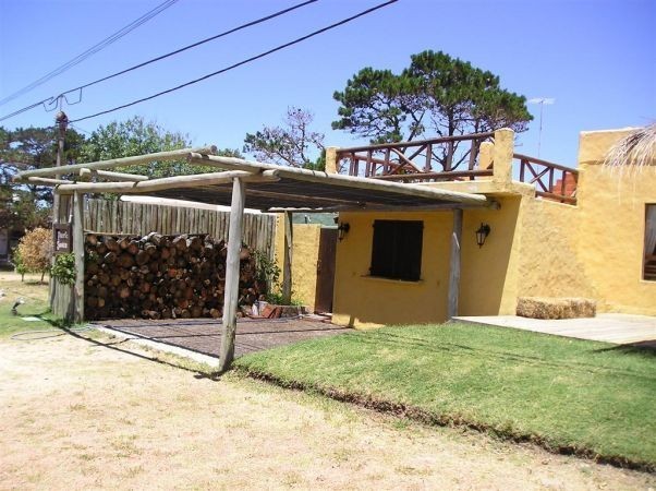 Hermoso chalet en alquiler y venta con todas las comodidades, en Manantiales.