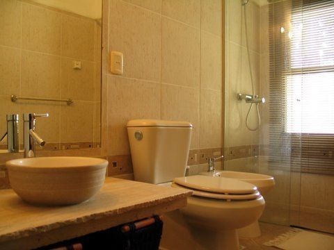 Excelente casa en alquiler y venta en el corazón de Laguna Blanca, La Blanca