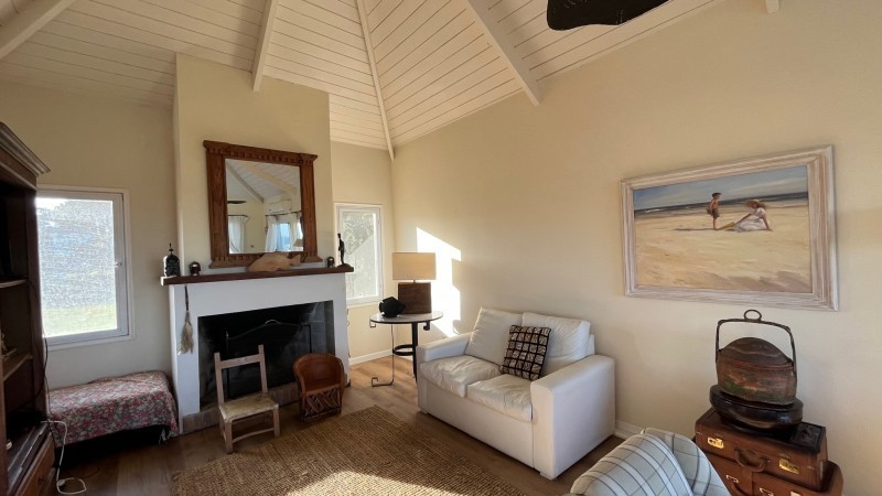 Importante casa en alquiler frente al mar en Montoya, La Barra.