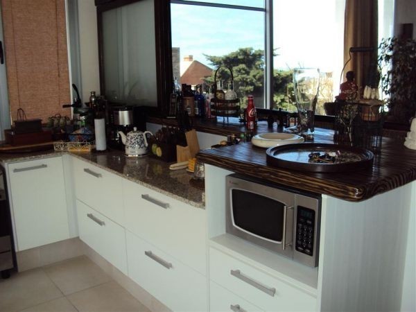 Moderna casa en alquiler con vista al mar y pileta sobre Montoya, La Barra.