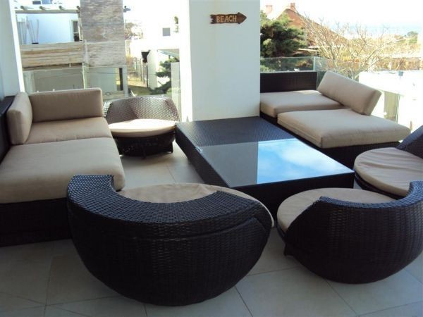 Moderna casa en alquiler con vista al mar y pileta sobre Montoya, La Barra.