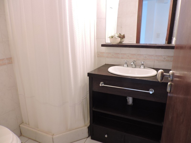 Encantador duplex en alquiler a pasitos del mar sobre La Barra.