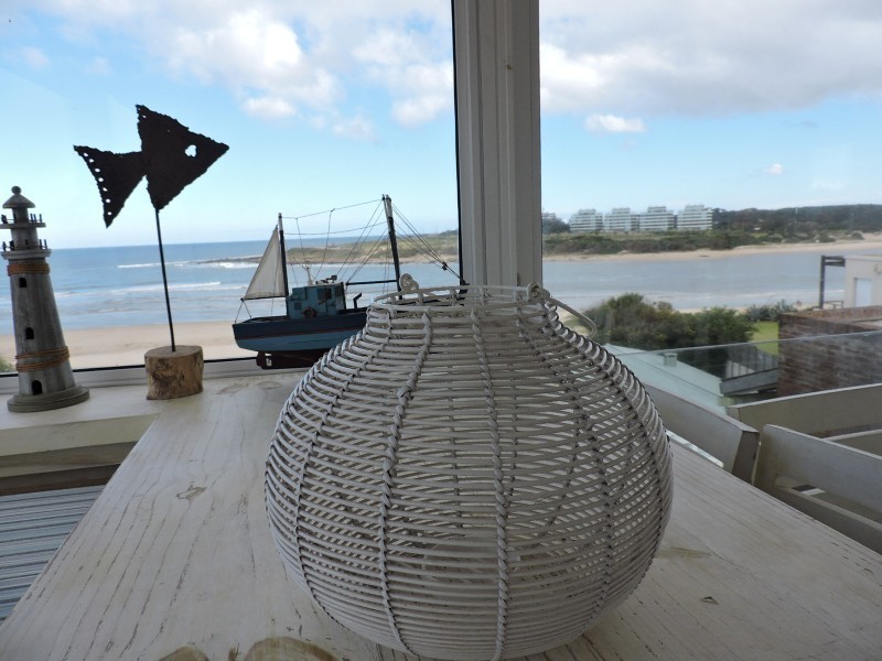 Encantador duplex en alquiler a pasitos del mar sobre La Barra.