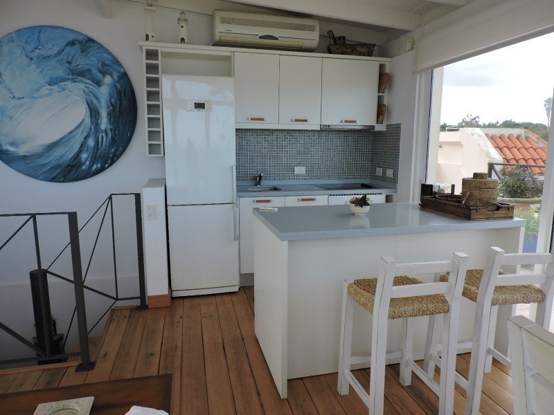 Encantador duplex en alquiler a pasitos del mar sobre La Barra.