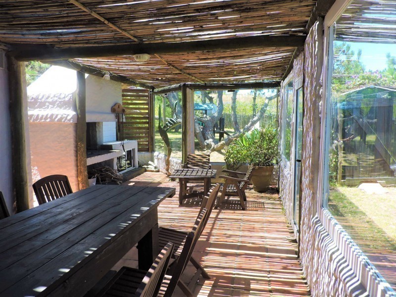 Casa muy bien ubicada a 50 mts del mar en Montoya