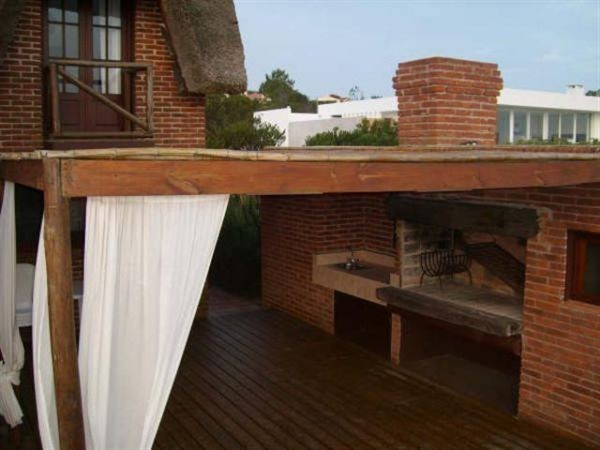 Espectacular casa en alquiler y venta en zona residencial El Chorro.